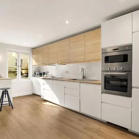 The Town Place, Clifden Boutique Apartment * Clifden